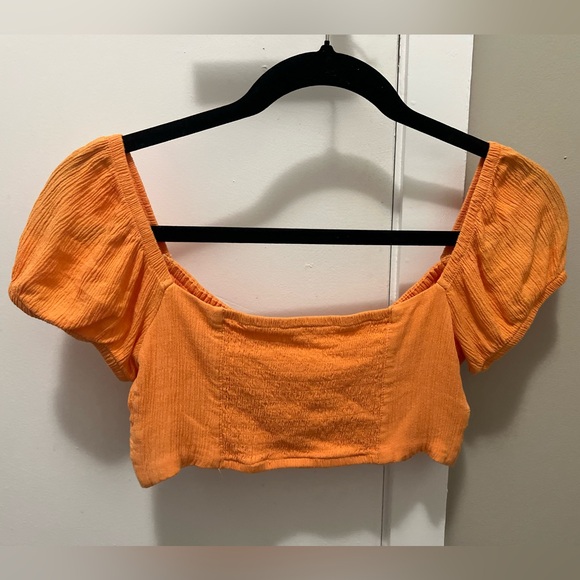 ⭐️ GARAGE Orange Cropped Short Sleeve Shirt! - Picture 6 of 6